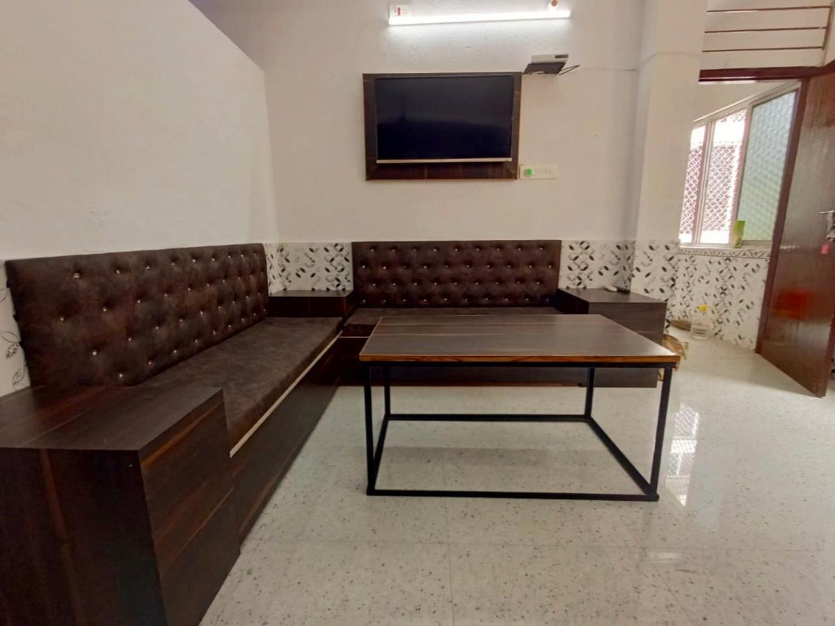 Chinta Haran Rest House Deoghar Room photo