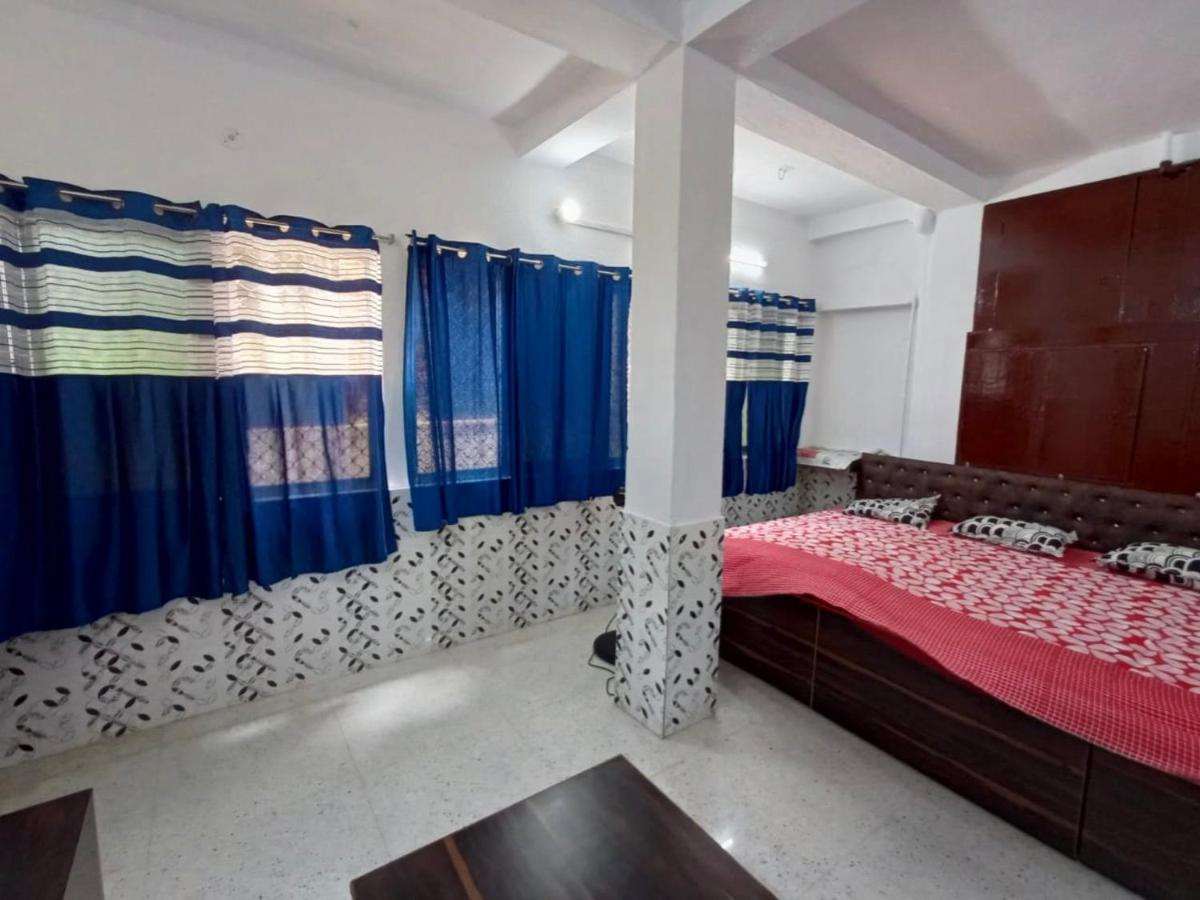 Chinta Haran Rest House Deoghar Room photo